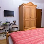 Sandra Mueller 3* Burg (Bernkastel-Wittlich)